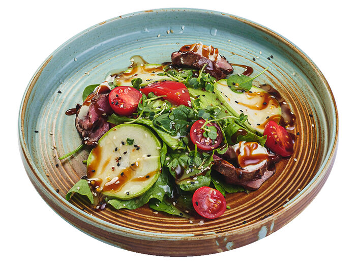 Салат с телятиной и овощами