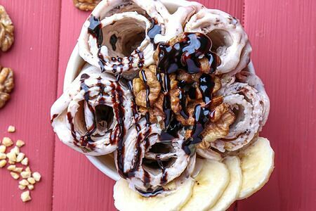 Ролл-мороженое Нутелла-Банан-Орешки