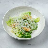 Зеленый салат с маринованными артишоками и цитрусовым дрессингом