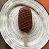 Фото к позиции меню Бисквитное эскимо шоколад-карамель
