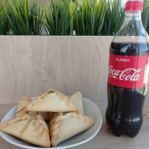 5 эчпочмаков и Coca-Cola