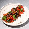 Фото к позиции меню Овощной салат в азиатском стиле с говядиной