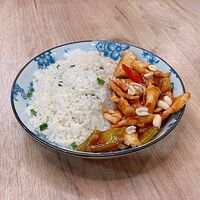 Цыпленок Гунбао с рисом