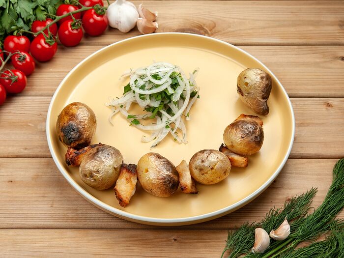 Картошка на мангале с курдюком
