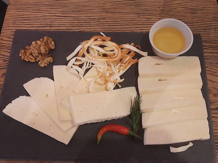 Сырная тарелка по-кавказски
