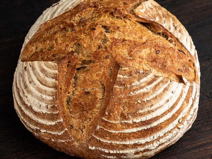 Домашний хлеб на живой 88-летней закваске целый